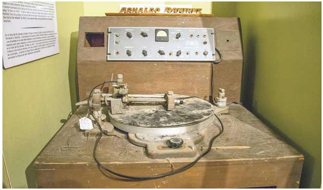 antique turn table in the San Benito Music Hall of Fame Museum